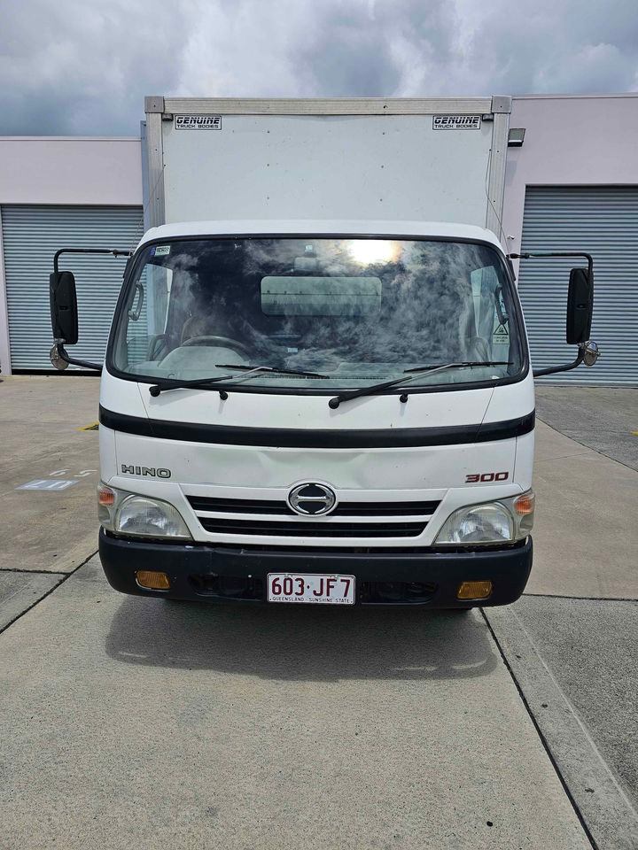 2010 HINO 300 Series Pantech Truck With 6 NEW Tyres