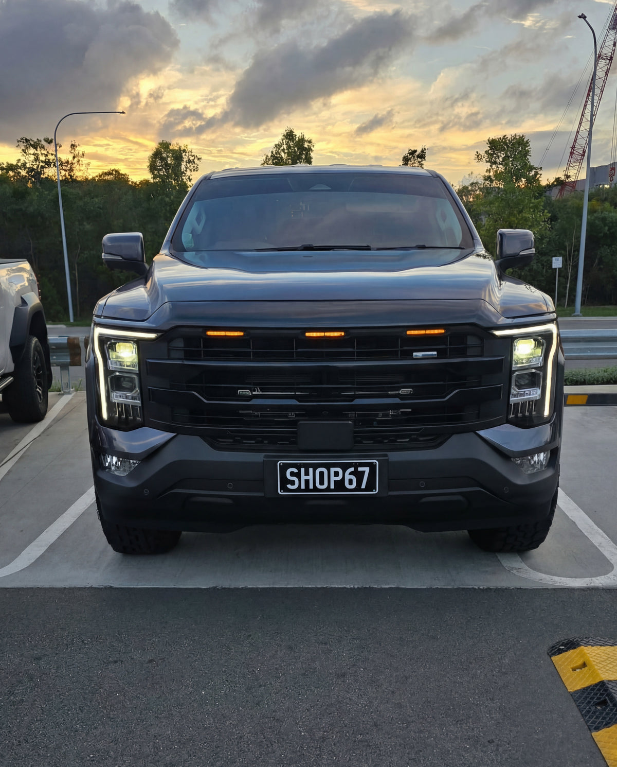 Foton V7 Front Grille Lights - Amber